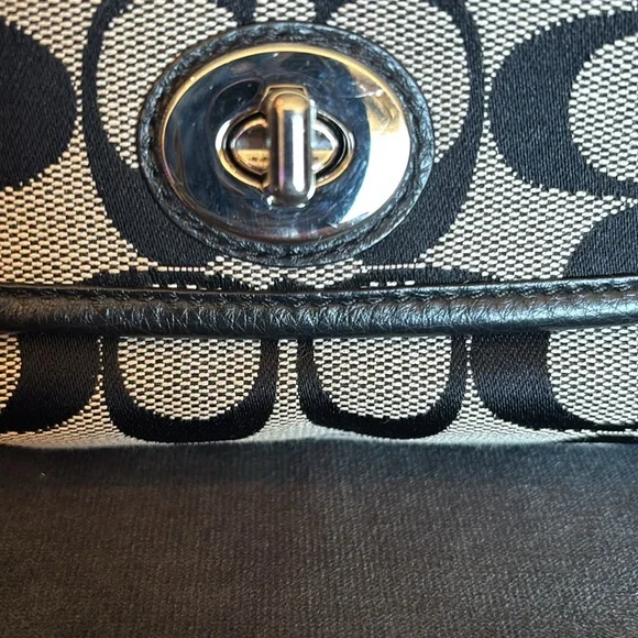 Coach Park Large Signature C Jacquard fabric print wristlet clutch like new! - Picture 12 of 12
